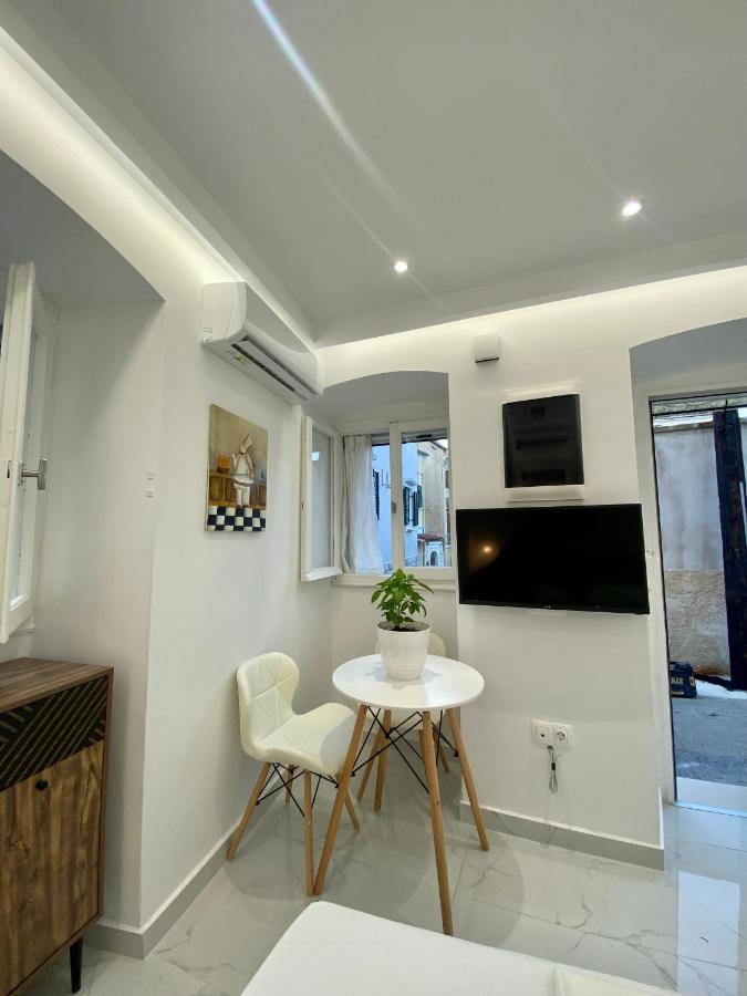 Corfu Port Art Studios ภายนอก รูปภาพ